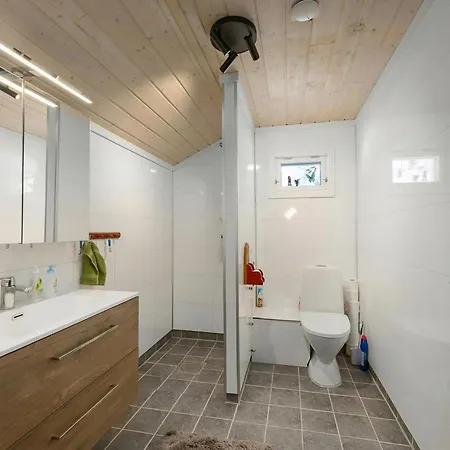Σπίτι διακοπών With Sauna Near Trails In